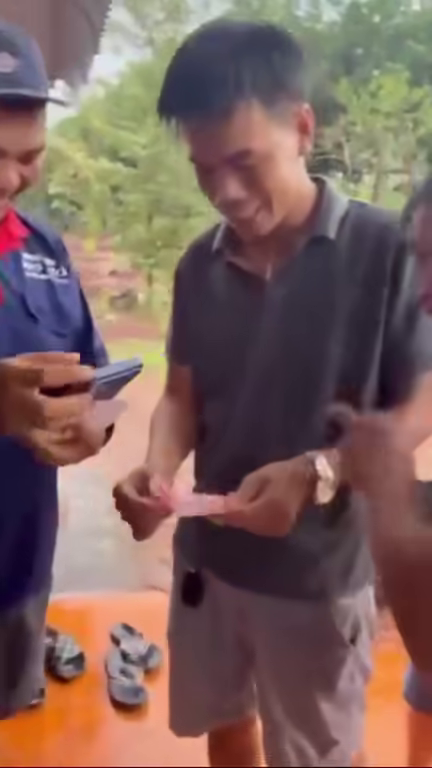 a2e0868d7c2b5f280ab1.png