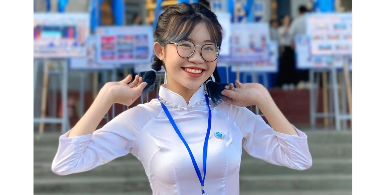 Nữ phó chủ tịch Hội Sinh viên Kinh tế Quốc dân ẵm trọn giải Sao Tháng Giêng cực xịn