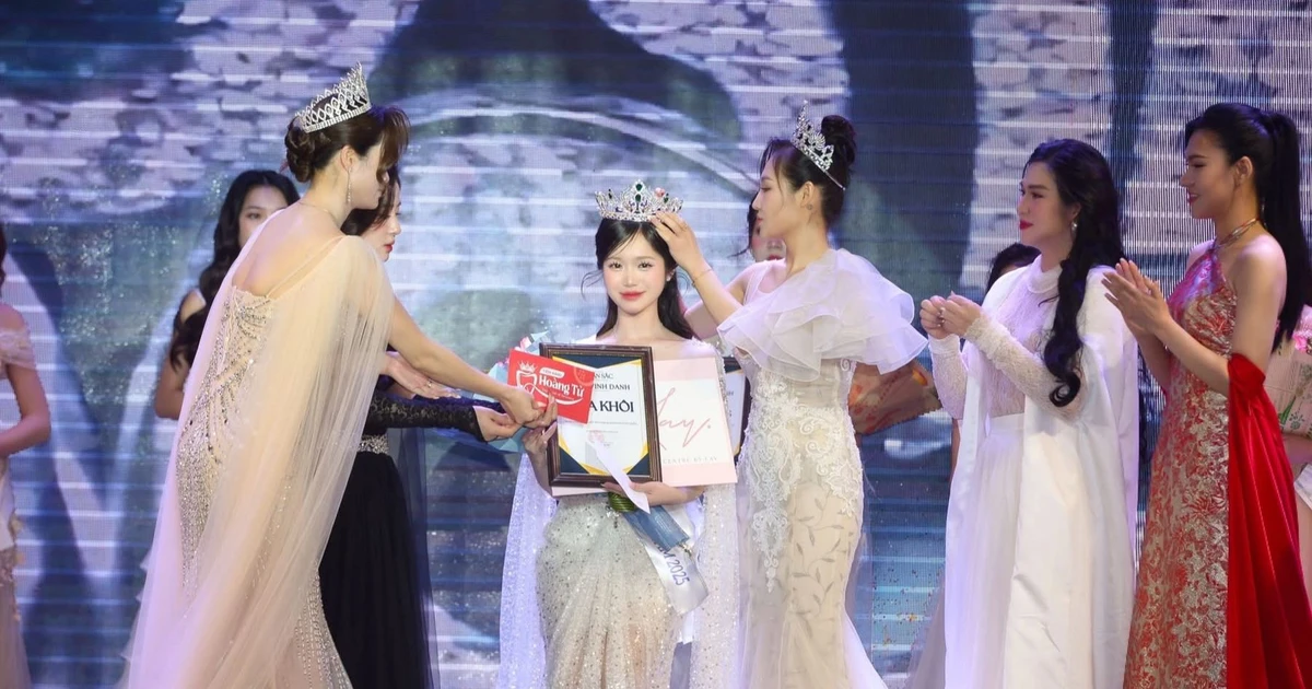 Cô gái Hà Nội vượt qua loạt "đối thủ nặng ký" đăng quang Hoa khôi Nhan sắc Việt Nam 2025 ✨