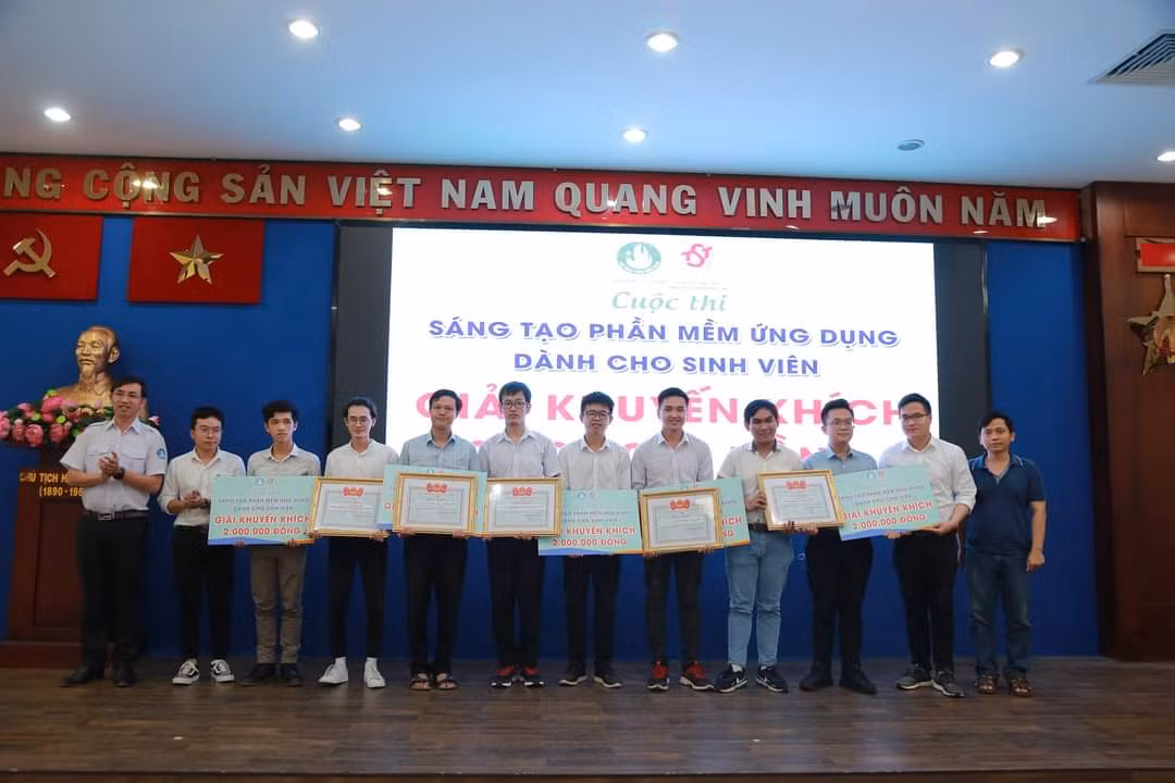 a501ac534d57f8c8db26.jpg