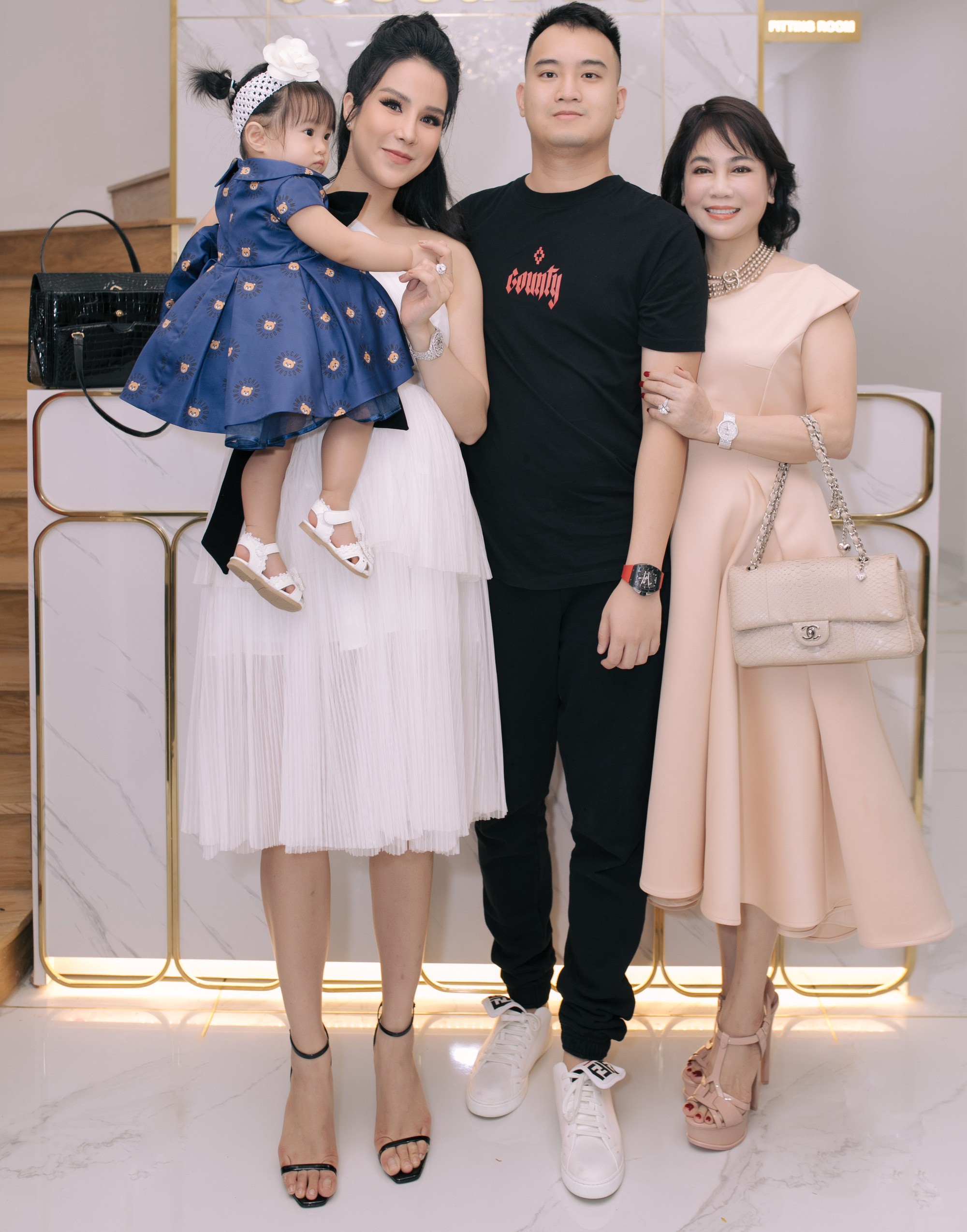a618076228dee2a3a1e0.jpg