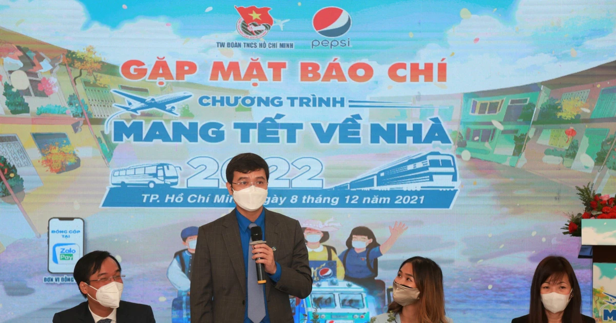 Sinh viên vui hết nấc với chương trình 'Mang Tết về nhà' 2022
