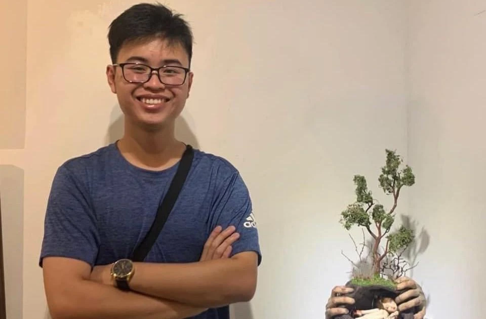 Gen Z 2K4 "cân team" búp bê ma mị khiến cộng đồng mạng mê mẩn ✨