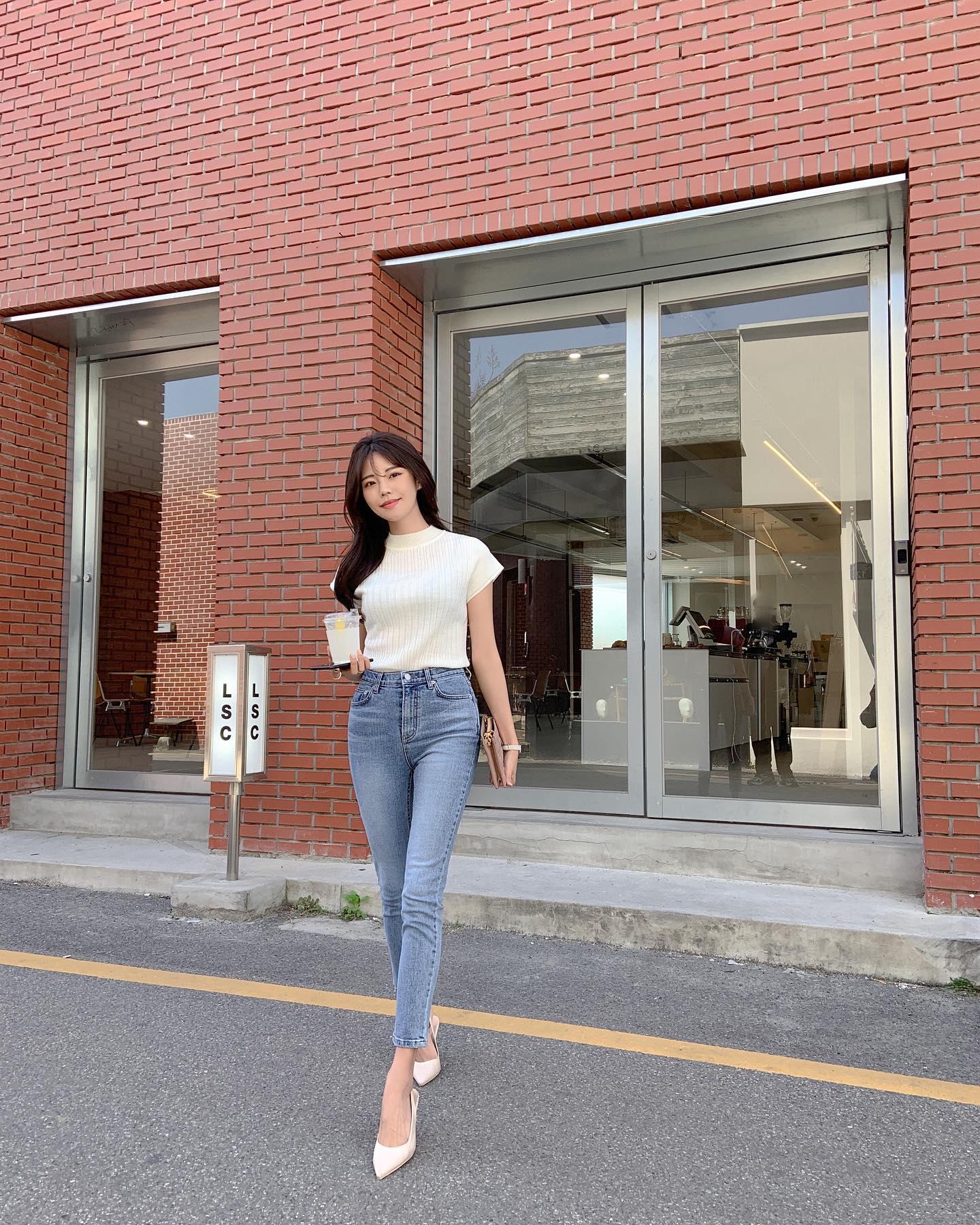 a7e5745ba6e61c8a069c.jpg