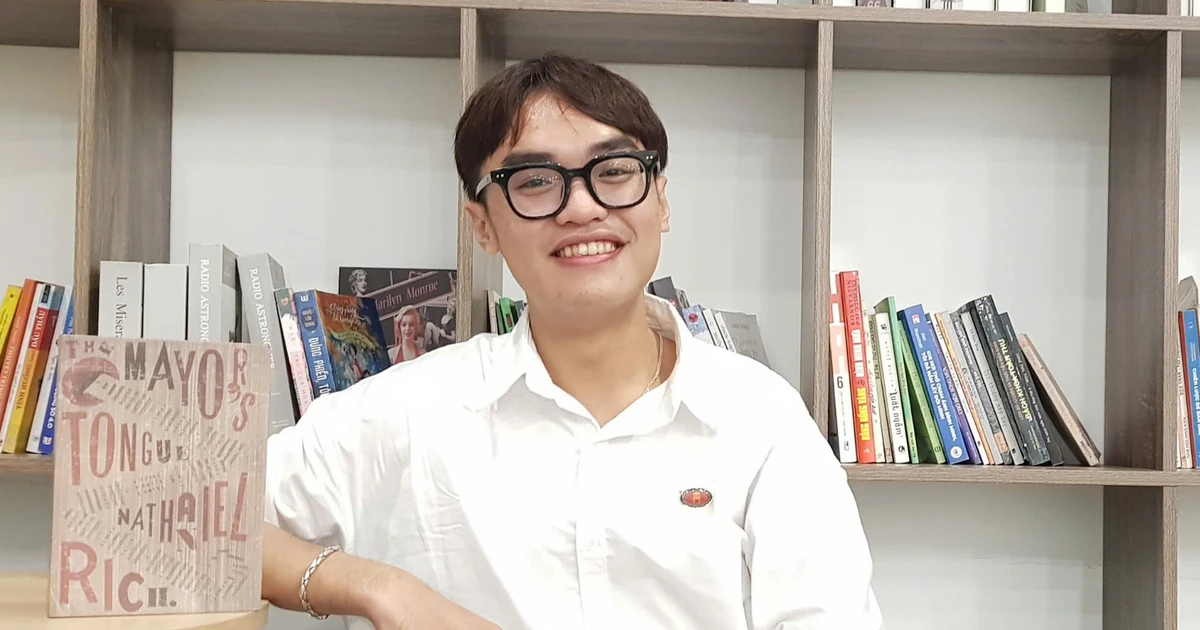 Thủ khoa 'kép' trường Nhân văn và hành trình 'cày' tri thức đỉnh cao
