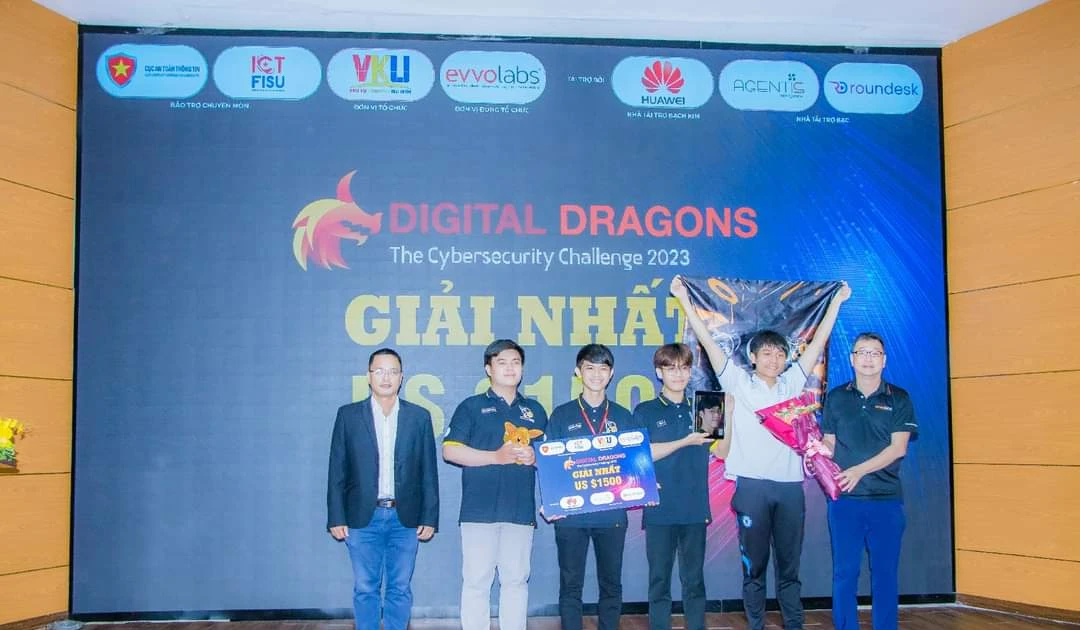Đội ĐH Công nghệ thông tin ĐHQG TP.HCM ẵm trọn giải Nhất cuộc thi An toàn thông tin Việt Nam, xịn xò quá đi!