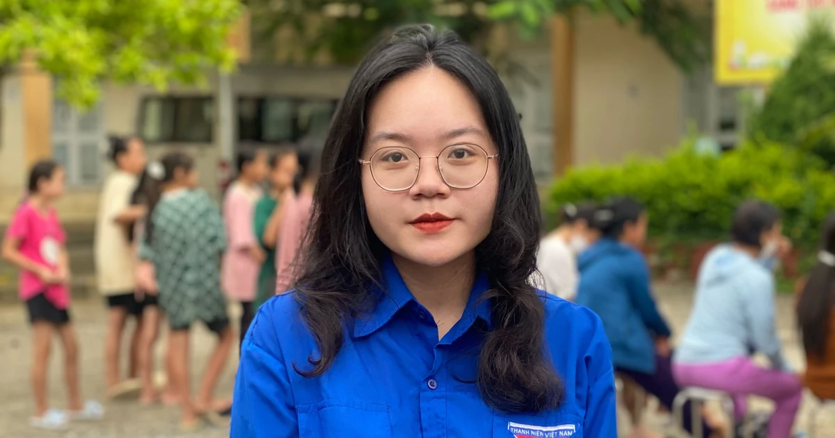 Nữ sinh ĐHQG Hà Nội "ẵm trọn" cả Sinh viên 5 tốt lẫn Sao Tháng Giêng, xịn xò quá đi!
