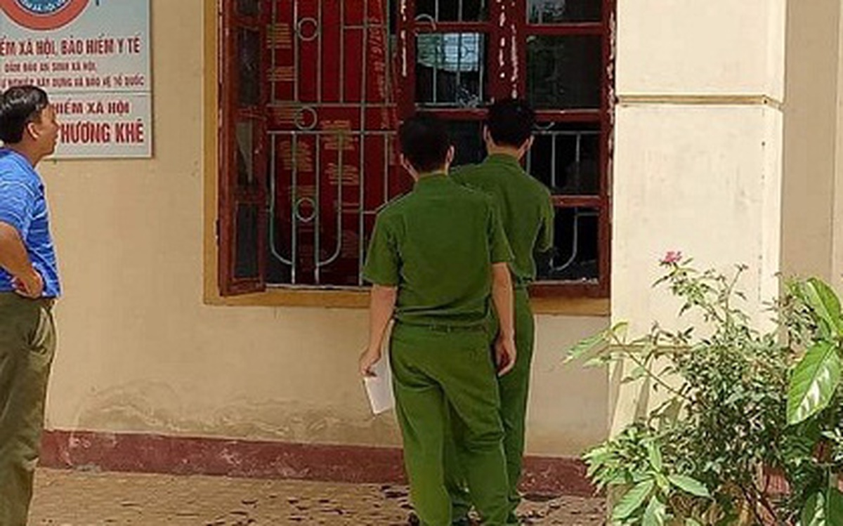 aa0cb6d8128011341efb.jpg