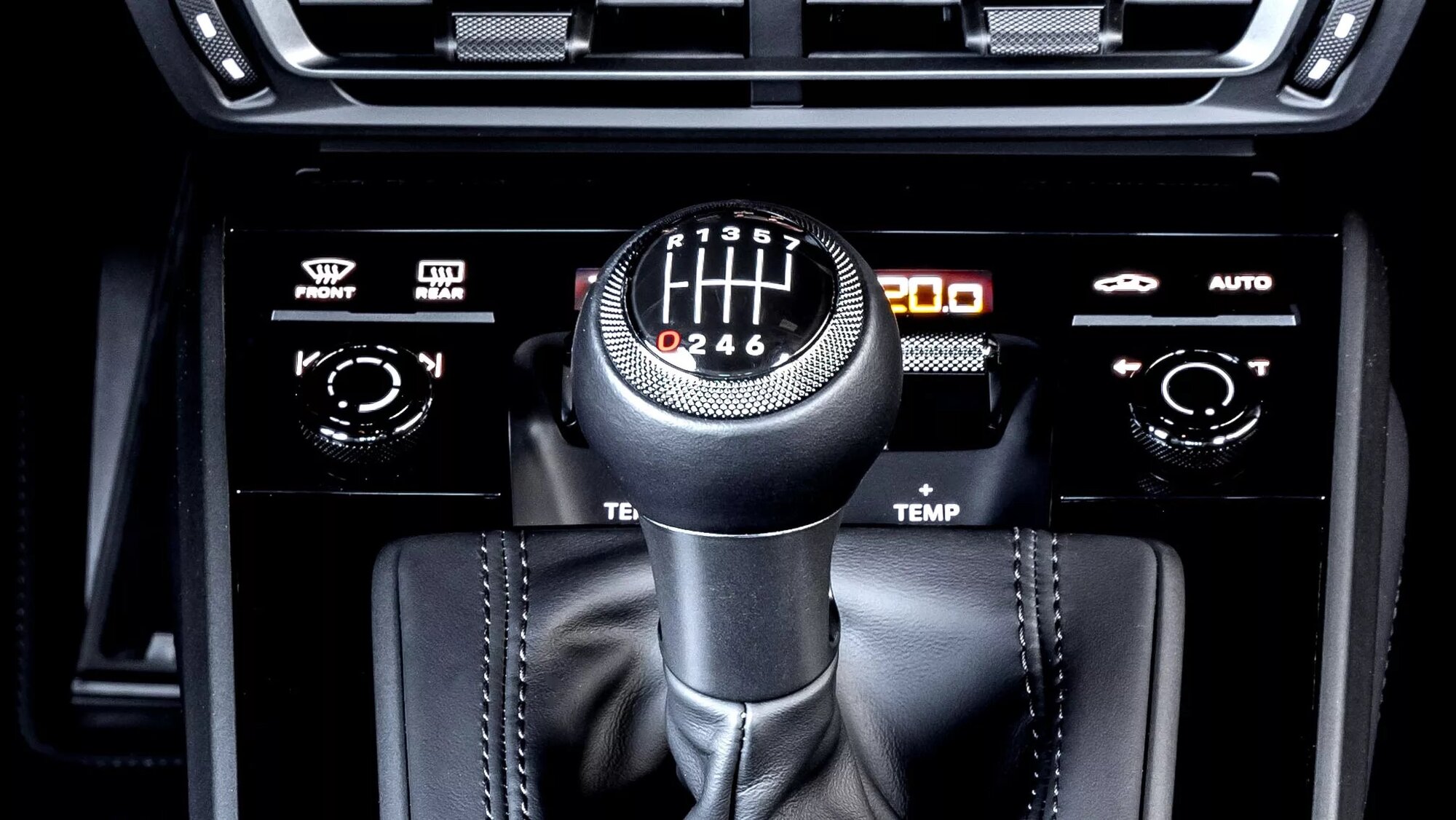 Porsche chuẩn bị "chơi lớn" với hộp số sàn kiêm tự động siêu độc? ⚡