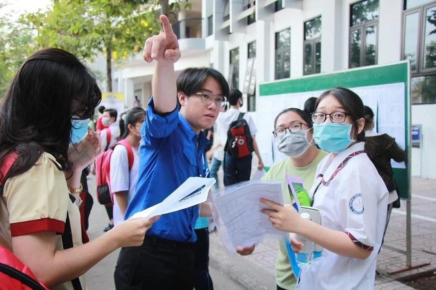 Loạt trường đại học phải hoãn kỳ thi riêng vì COVID-19
