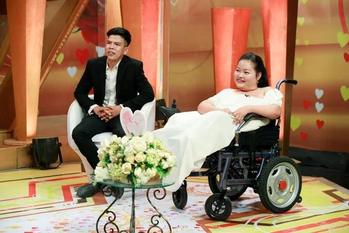 Chuyện tình "real love" của chàng trai nghèo và cô gái khuyết tật khiến ai cũng phải rơi nước mắt