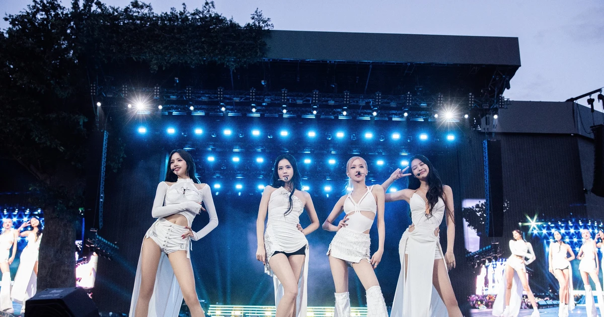 BlackPink chuẩn bị "đổ bộ" Việt Nam, giới trẻ đã sẵn sàng "quẩy banh nóc" rồi nè!