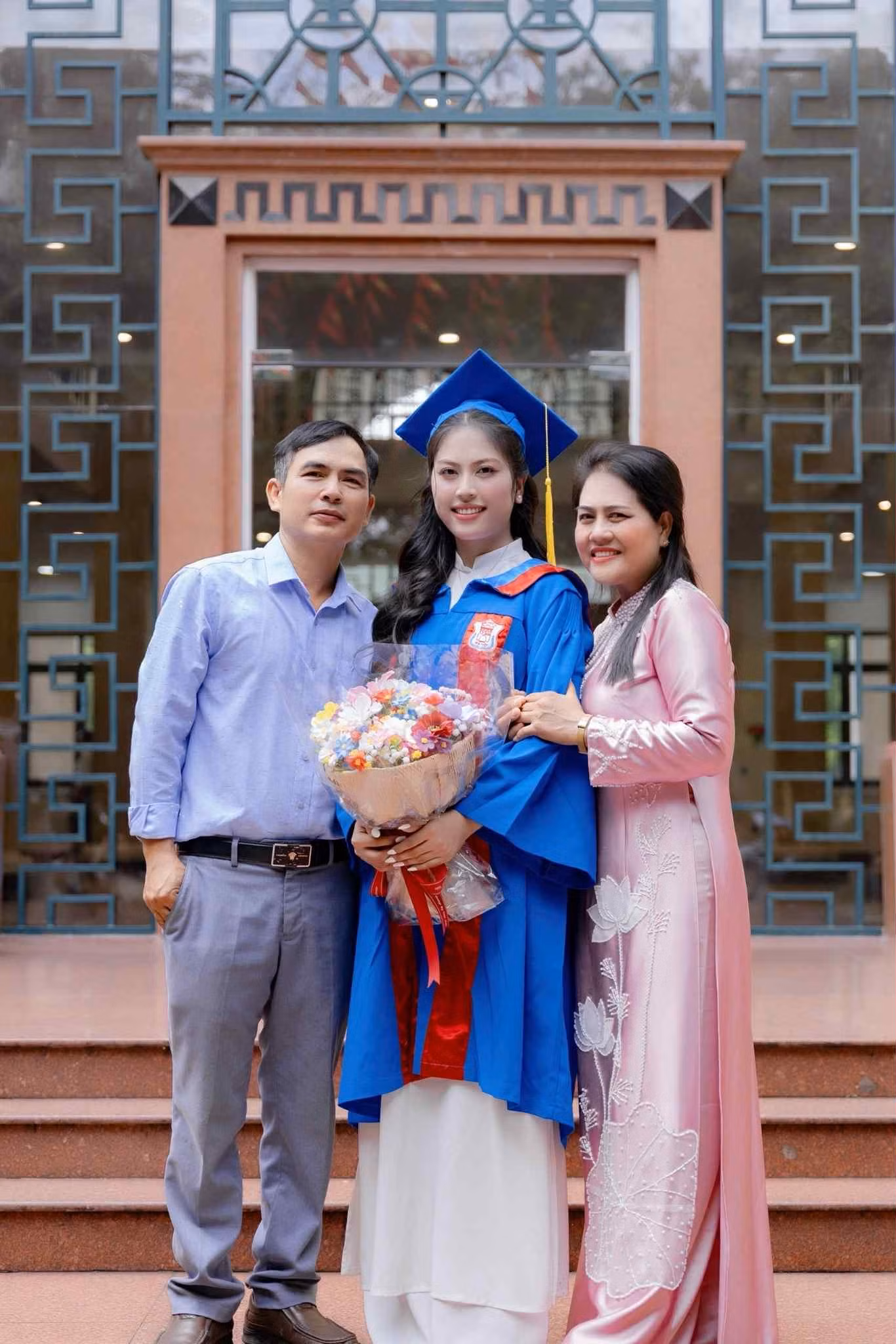 abf441a133316e97850d.jpg