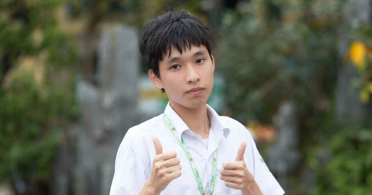 Thủ khoa 129 điểm HSA Nguyễn Quốc Khánh: 'Đi thi cũng phải tích đức kẻo bị tủ đè'