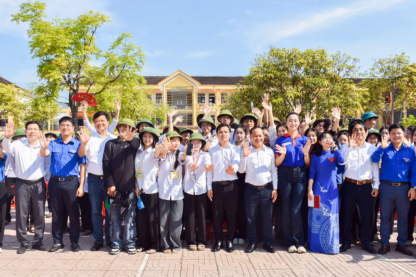 acc7504ab37e23f09ad0.jpg