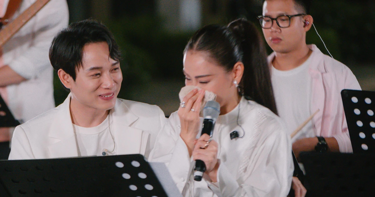 Chị đại Thu Minh khóc nghẹn, không thể hát nổi vì nhớ con trai sắp trưởng thành