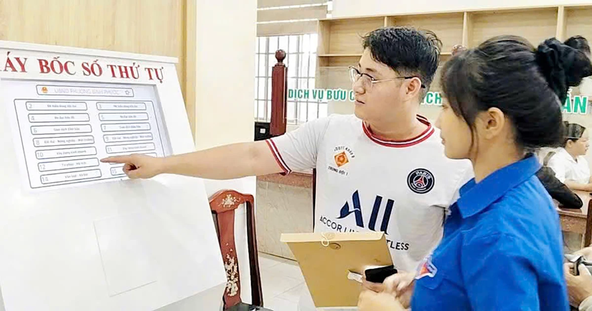 Sinh viên tình nguyện "nhảy vào" hỗ trợ vận hành chính quyền hai cấp