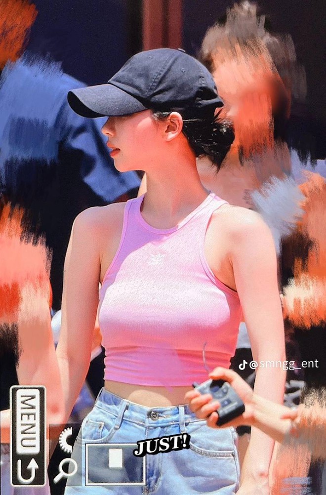 af912a6a275637be8fab.jpg