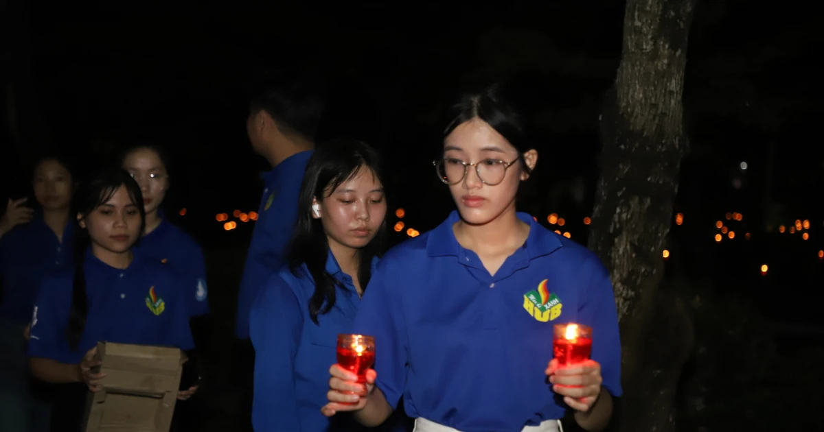 Tuổi trẻ Sài Gòn thắp nến tưởng nhớ các Anh hùng Liệt sĩ dịp 27/7 ️