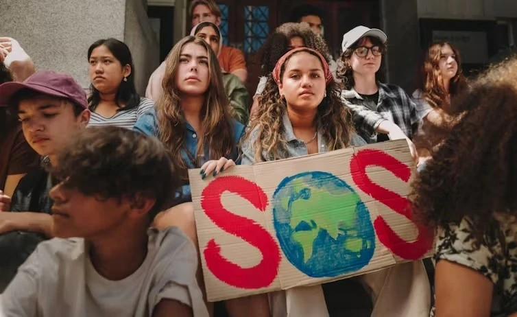Gen Z đang "tâm thần suy sụp" trầm trọng: Canada có bài học gì cho chúng ta?