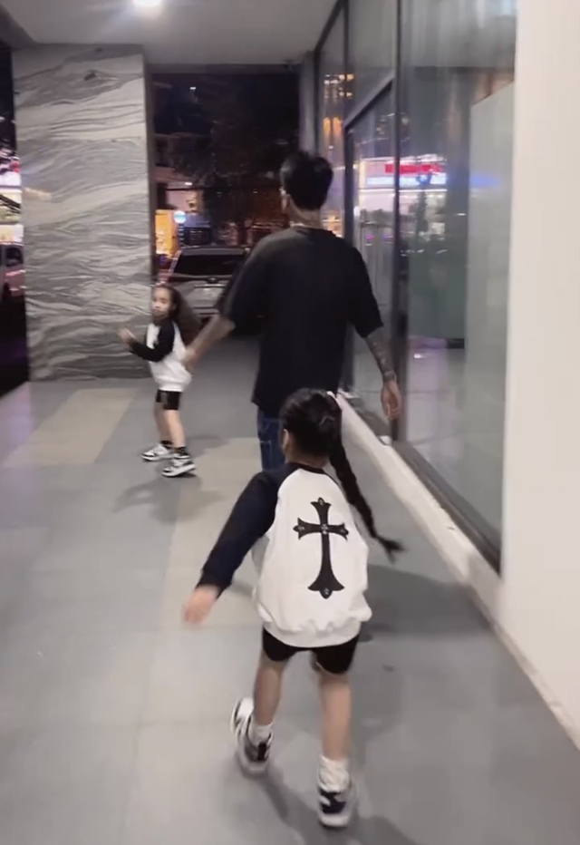 b0b93a2e81d472641564.jpg