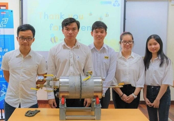 Gen Z cứu mật ong mùa mưa: Từ 70k lên 300k/kg nhờ sáng kiến "xịn xò" ✨