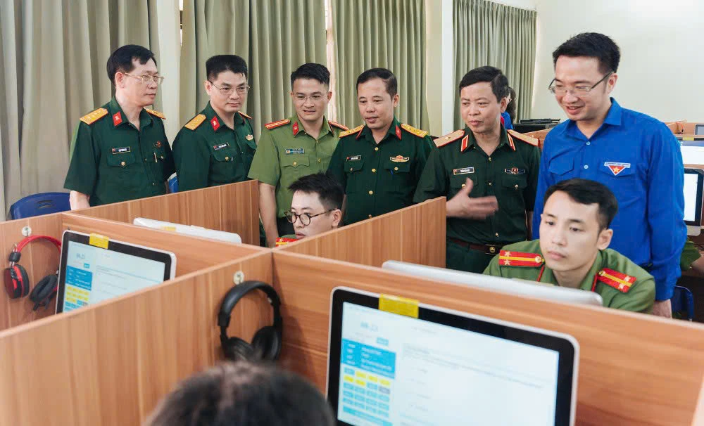 Cuộc thi Olympic tiếng Anh cho cán bộ trẻ 2025 – Giải thưởng khủng, học bổng xịn đang chờ bạn đây!
