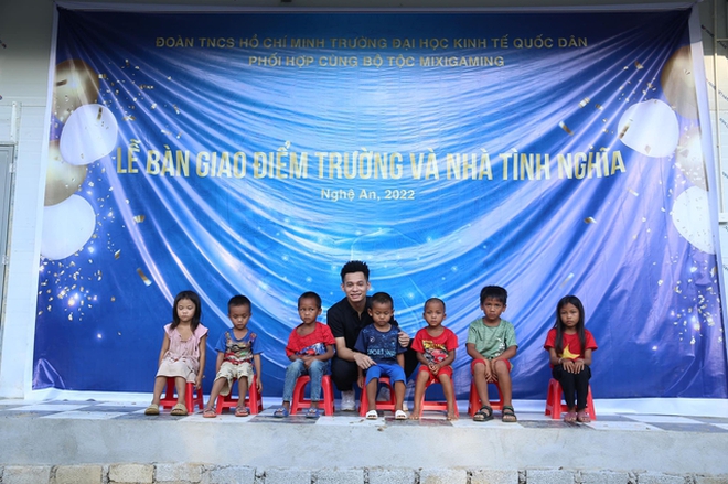 b1d81063d56e8cefb7cc.jpg