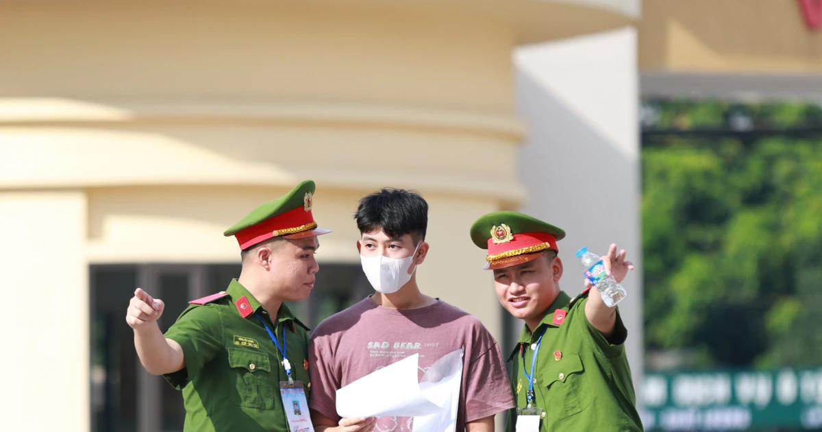 Cận cảnh buổi sáng đầu tiên tại điểm thi Học viện Cảnh sát Nhân dân - hơn 18 ngàn thí sinh đã sẵn sàng!