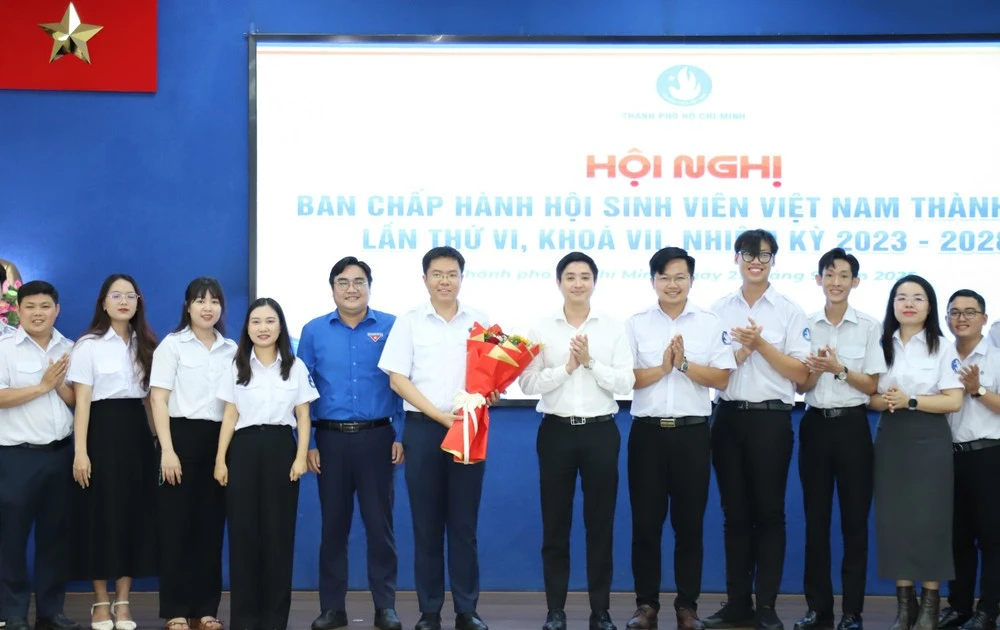 Chủ tịch Hội Sinh viên TP. HCM có chủ nhân mới rồi nè!