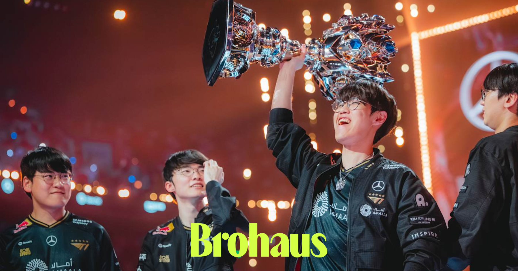 20 năm biến hóa của "nghề" chơi game: Từ quán net cỏ đến góc setup thần thánh của hội pro player ✨