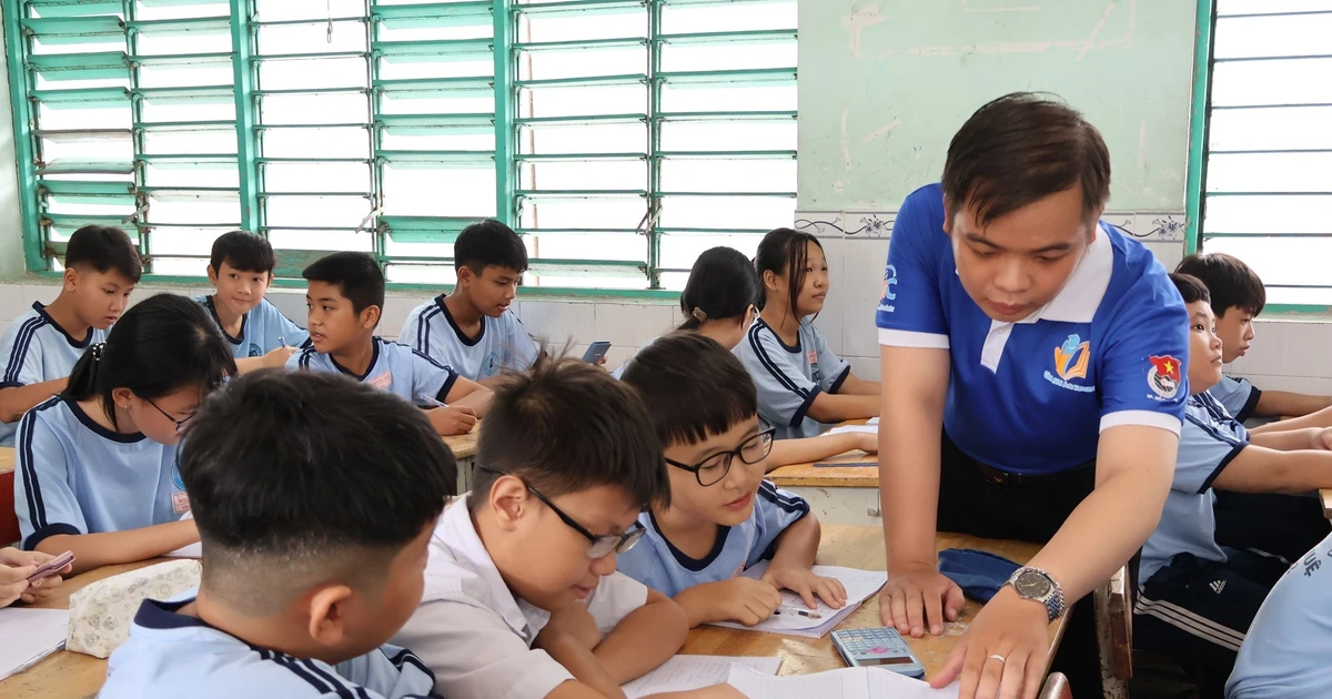 Lớp học Hè vui nhộn của những sinh viên 'Gia sư áo xanh'