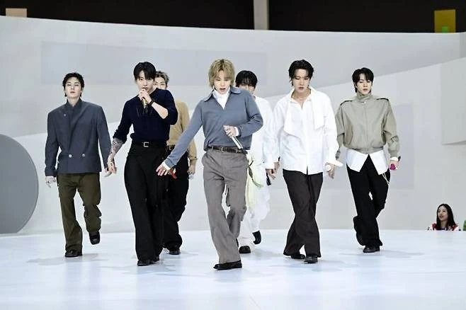 BTS lại tạo nên lịch sử mới trên Billboard, không ai cản nổi các chàng trai này rồi