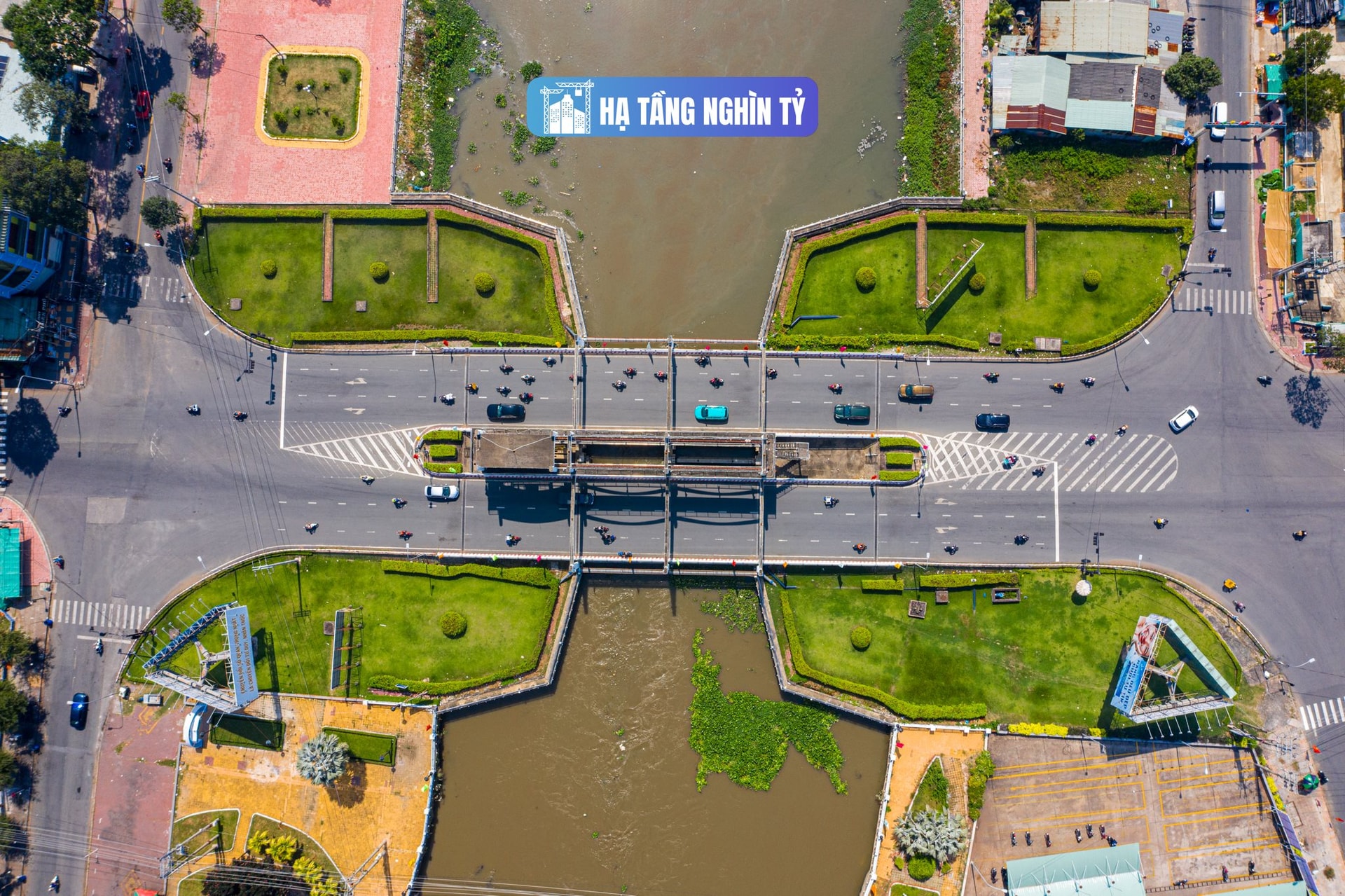 b4172d03773d46470798.jpg