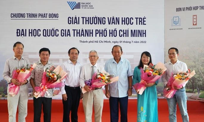 ĐHQG TP.HCM mở cuộc thi văn học cho gen Z - Giải nhất 30 triệu đồng đang chờ bạn đây! ✨