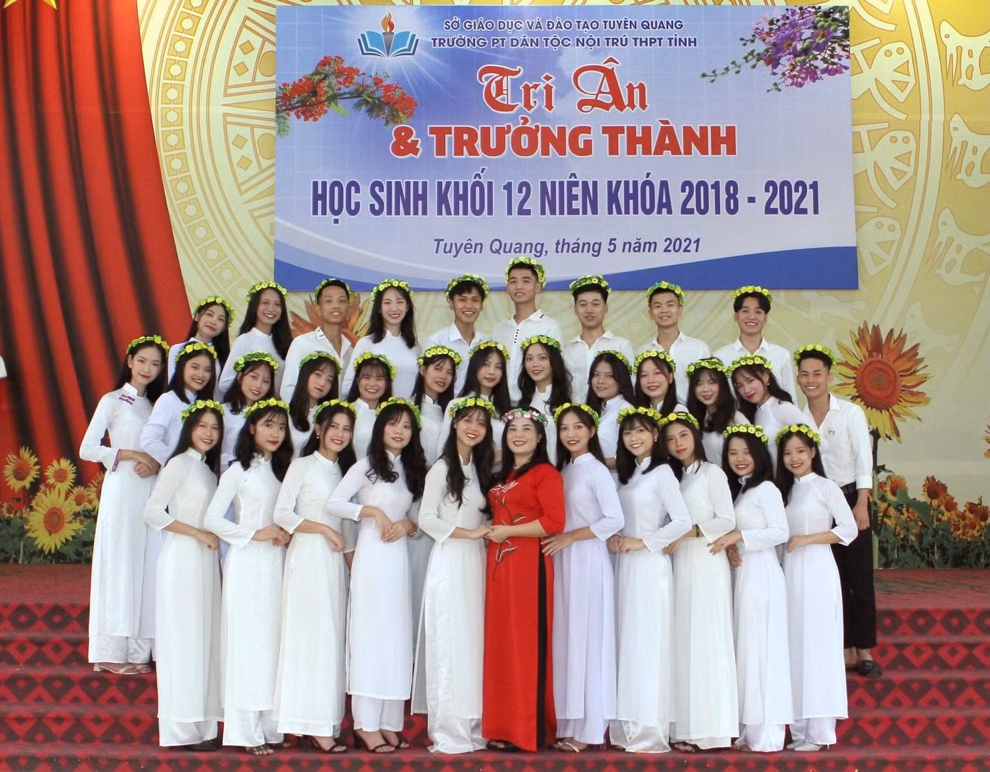 b44eee60ff144dabf18d.jpg