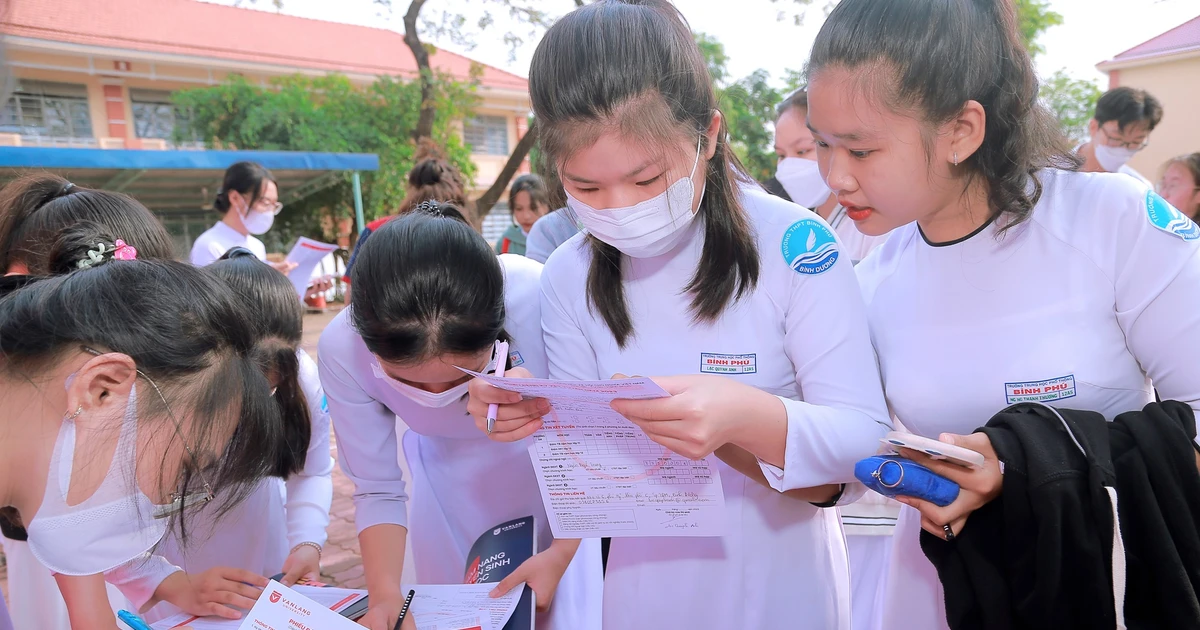 ĐH Công nghiệp TP.HCM thêm 2 ngành mới xịn xò, ĐH Văn Lang mở cổng đăng ký - Gen Z ơi check ngay! ✨