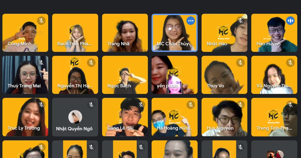 Gửi yêu thương qua sóng radio giữa mùa dịch - Hơi ấm từ sinh viên Tôn Đức Thắng