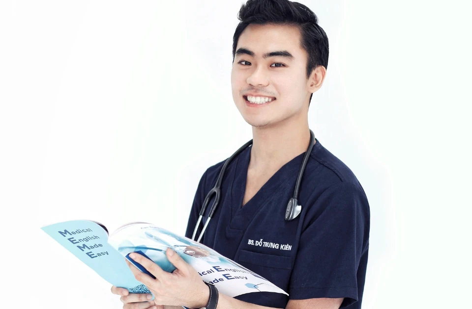 Bác sĩ triệu view Đỗ Trung Kiên: "Mình muốn làm tiếng Anh y khoa trở nên dễ hiểu hơn cho mọi người"