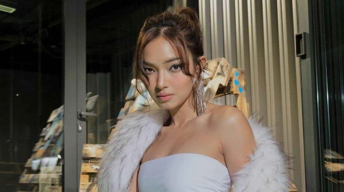 Cô nàng "tình tin đồn" của Binz và Châu Bùi comeback làng thời trang Việt xịn sò khiến dân mạng phải "rớt hàm"
