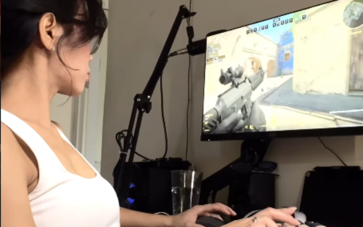 Nữ game thủ gây sốt với góc quay "độc lạ" và skill chơi game cực đỉnh ✨