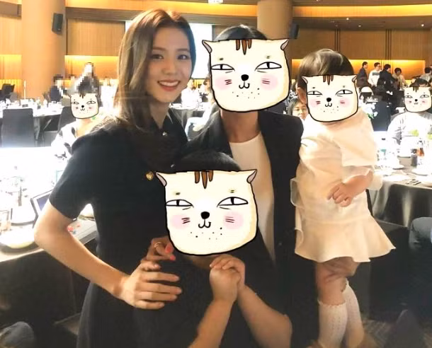 b8a7423e2ffabf5ff9cb.jpg