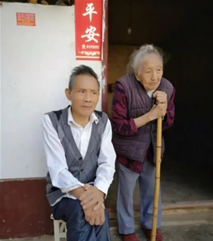 b8fec4b3cee78bab083c.jpg