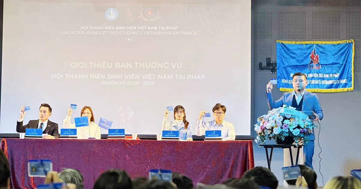 Anh Nguyễn Phan Bảo Thuỵ chính thức làm Chủ tịch Hội Sinh viên VN tại Pháp rồi nè!