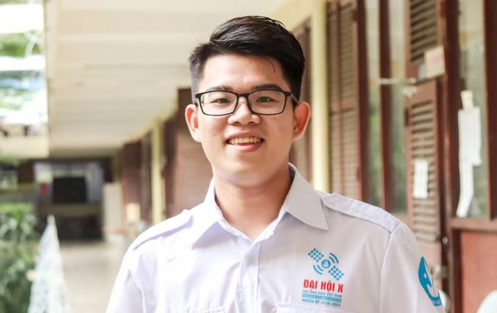 Chàng 'Sinh viên 5 tốt' mê tình nguyện, tài giỏi lại còn chuẩn soái ca ✨