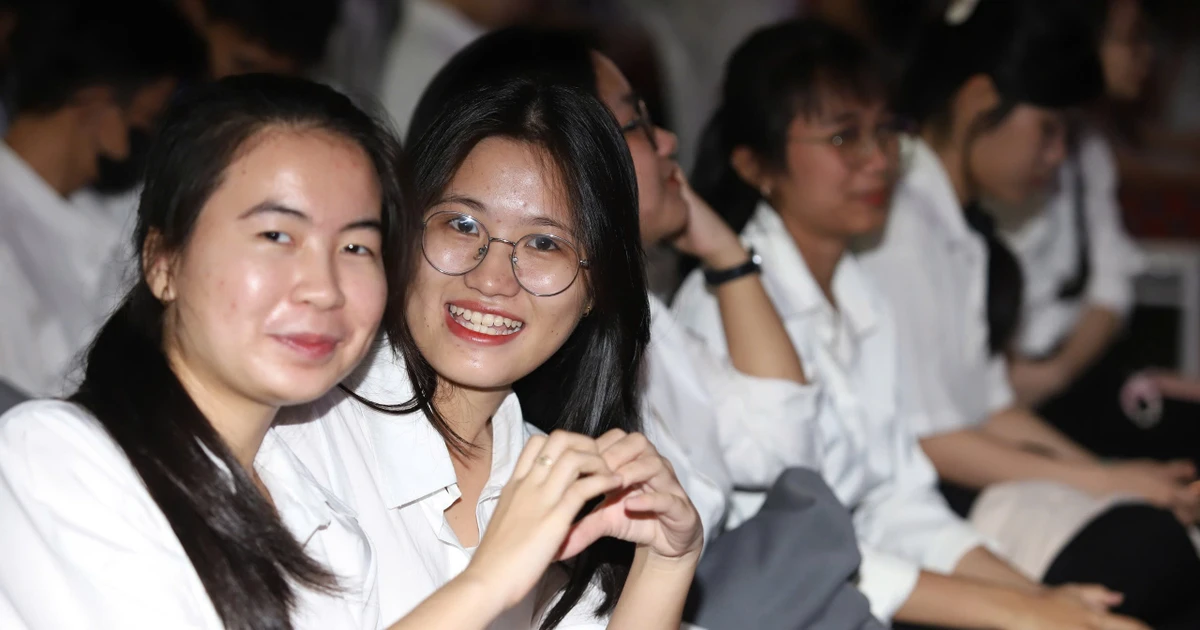 Sinh viên hoàn cảnh khó khăn được đón Tết Ất Tỵ sớm cực ấm áp