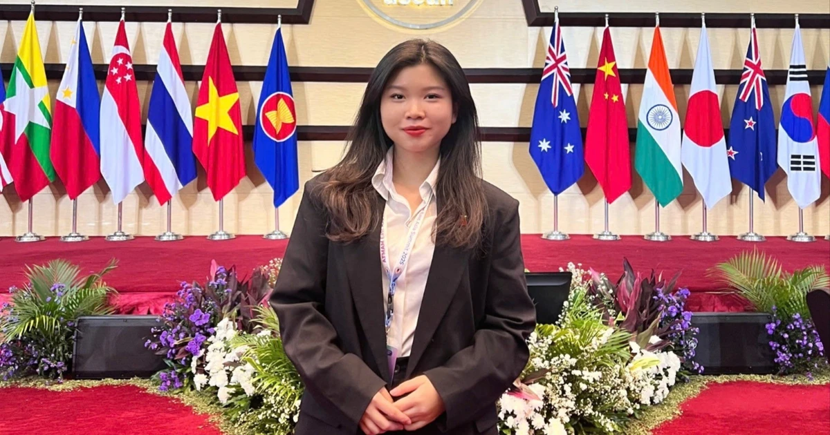Nữ Đảng viên học song bằng tại DAV vinh dự đặt chân đến trụ sở ASEAN