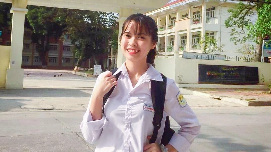 Nữ sinh 27,25 điểm khối D vội đi làm thêm phụ gia đình ngay khi trúng tuyển đại học