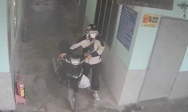bad90bb433d66c27f7c5.jpg