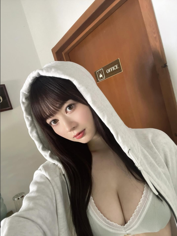 badfc3fdda8badef5471.jpg